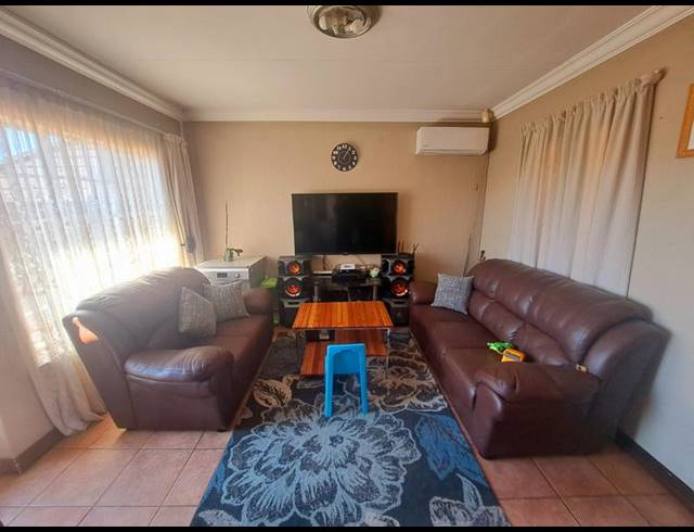 2 BEDROOM PROPERTY TO RENT IN HEUWELOORD